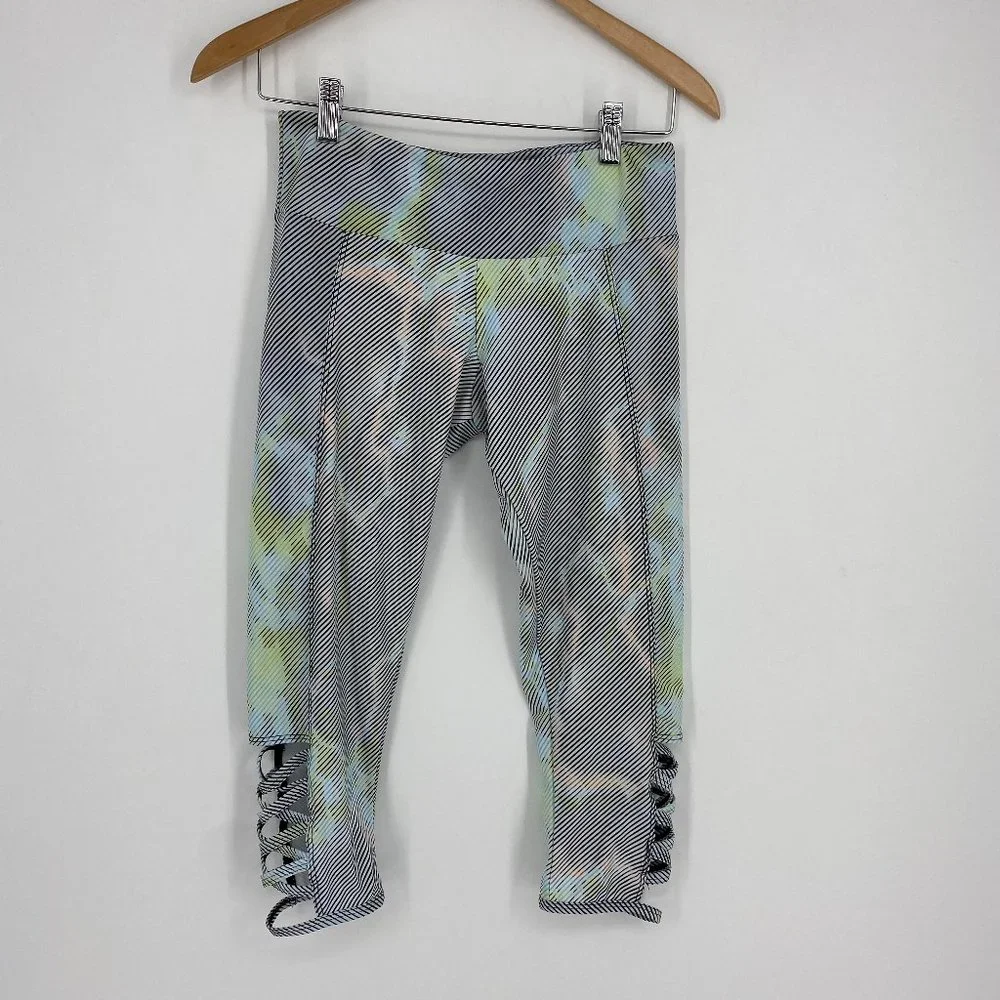 Onzie | Size S/M. Cropped Cut Out Leggings